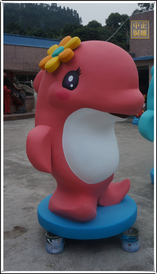 卡通雕塑.jpg