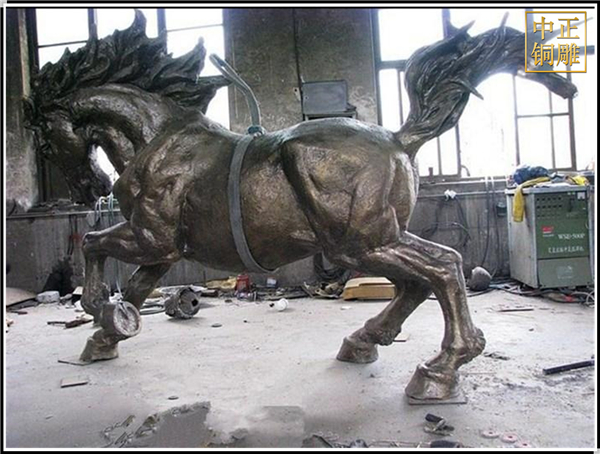 六米銅馬雕塑