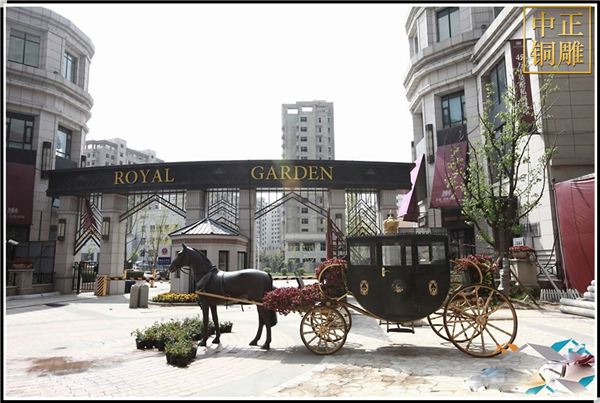 大型馬拉車(chē)雕塑