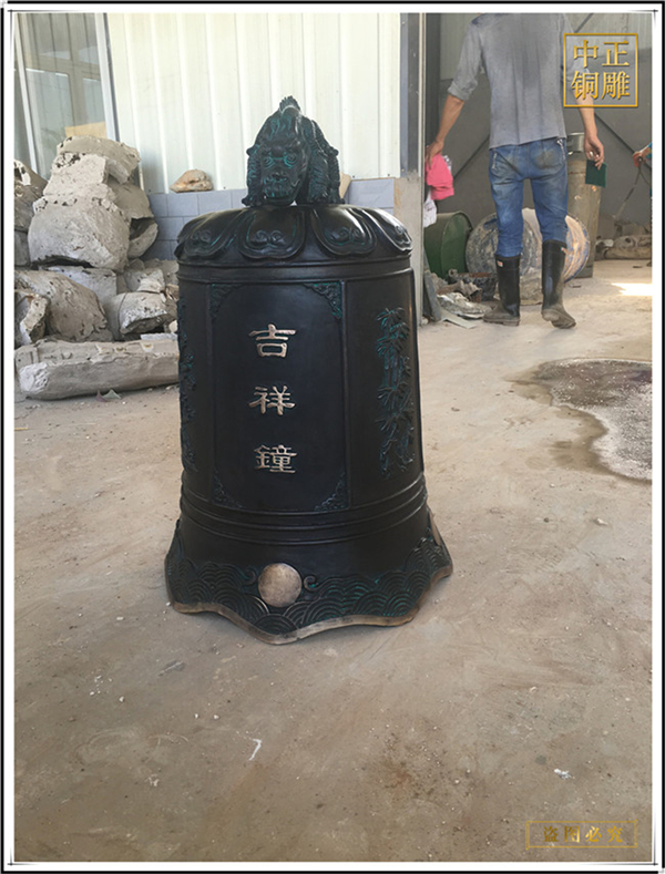 道觀敲鐘祈福鐘