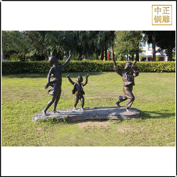 放風(fēng)箏園林雕塑.jpg 放風(fēng)箏園林雕塑.jpg