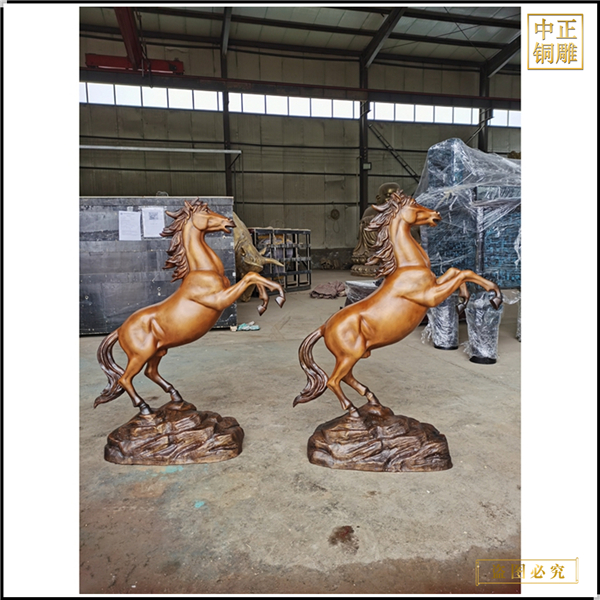 純銅小號一對馬到成功雕塑.jpg 純銅小號一對馬到成功雕塑.jpg