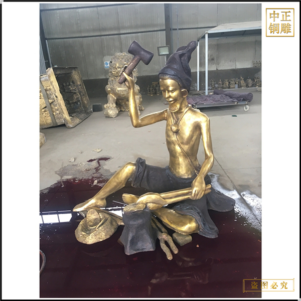 男子打鐵銅雕塑